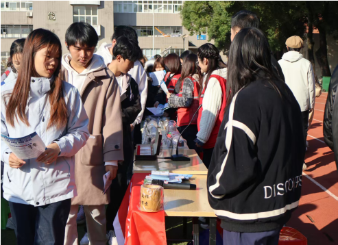 筑牢安全防线，护航青春成长 —— 我校开展新生入学教育系列讲座